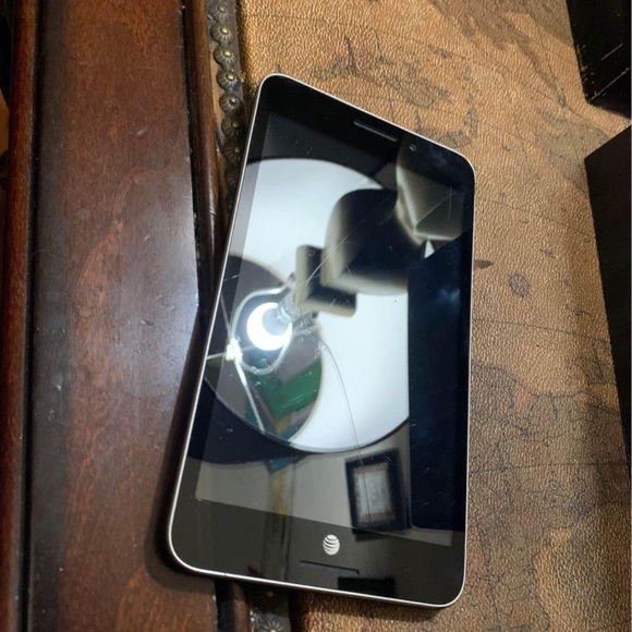 Tablet . Cellular - Picture 4 of 4